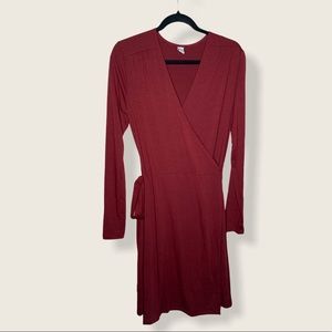Old navy long sleeve Burgundy dress. Size Medium